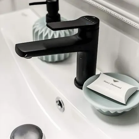 Къща за гости Diamond Enina