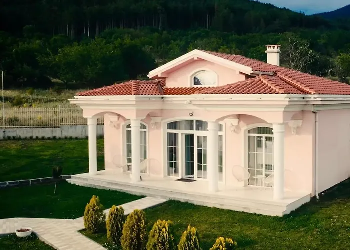 Diamond Къща за гости *